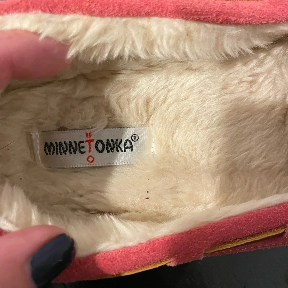 Minnetonka Pink Suede Moccasins with fleece lining size 2